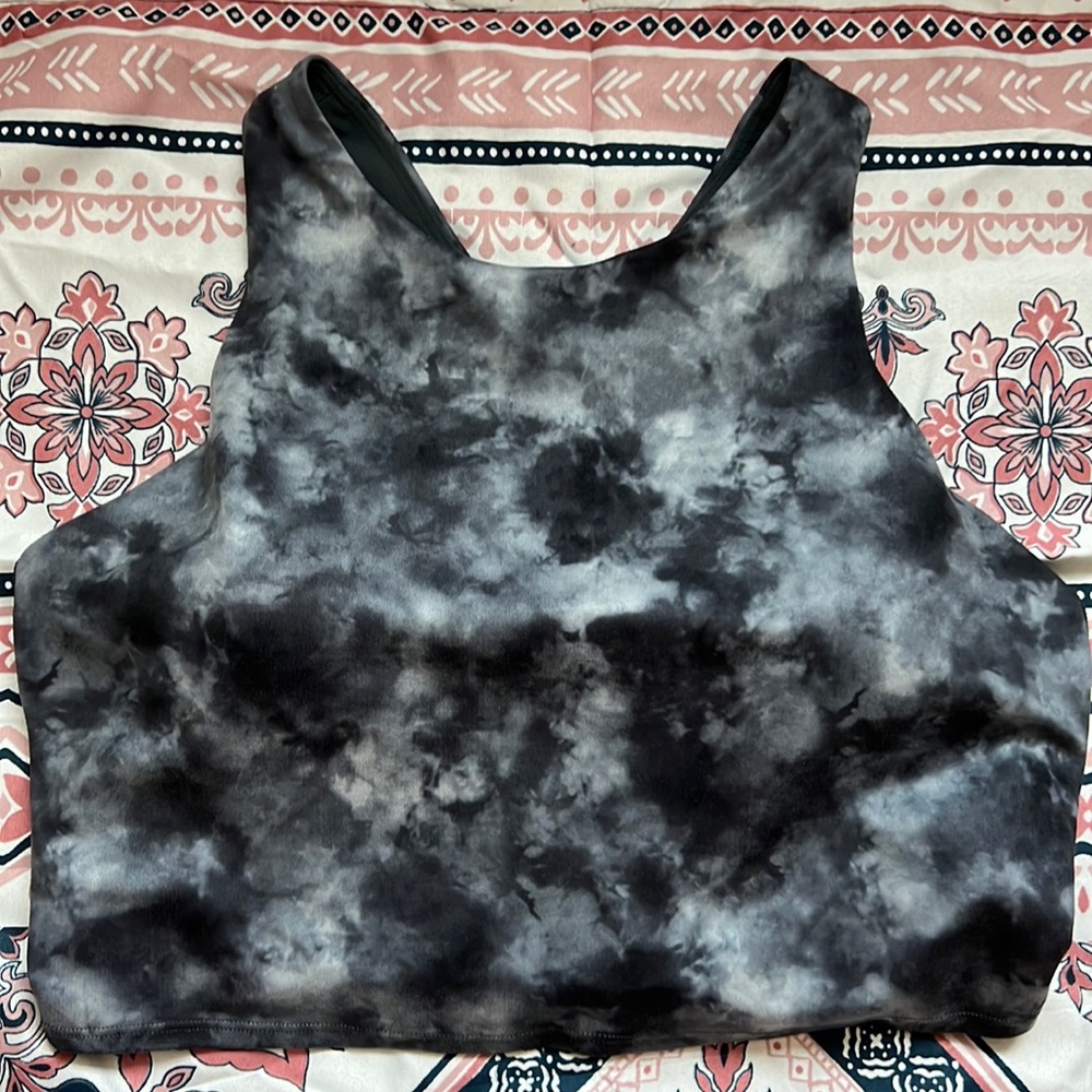 Athleta Conscious Crop